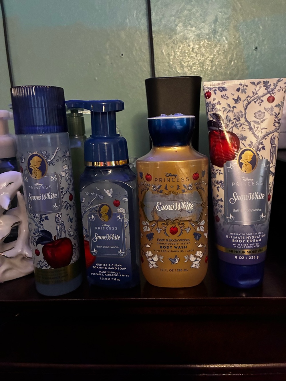Bath & Body Works Snow White Collection Bath & Body Set - Blue/Gold/Red